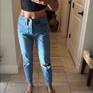 Wedgie Classic Levi’s Blue Distressed Women's Jeans